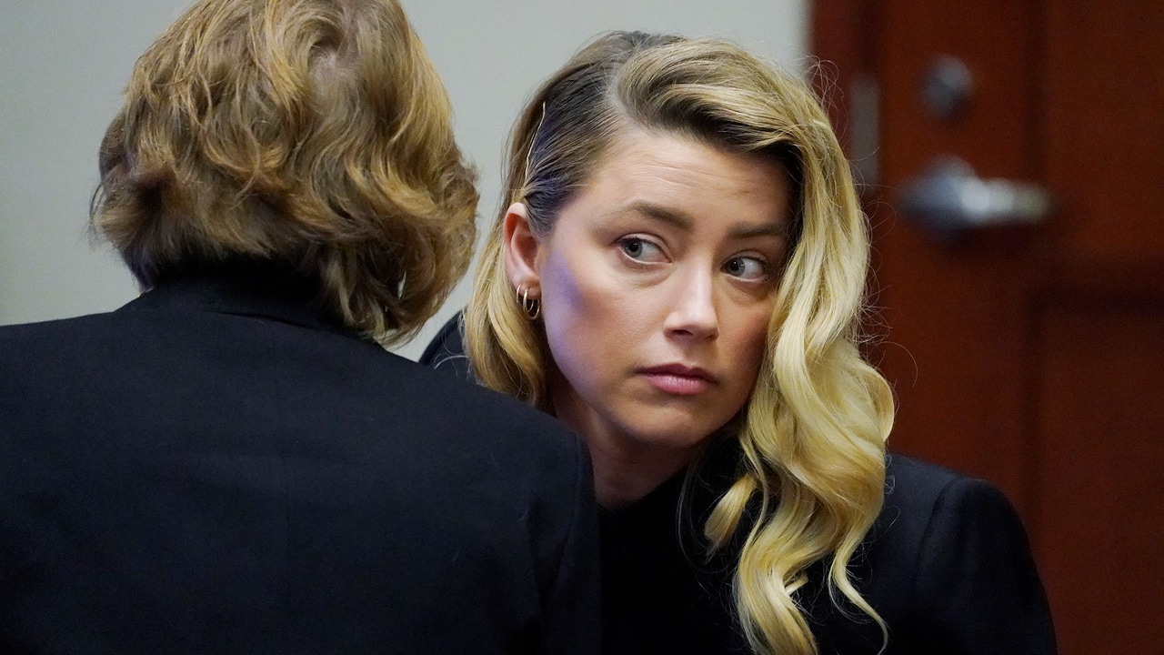 Amber Heard es acusada de consumir drogas en el juicio