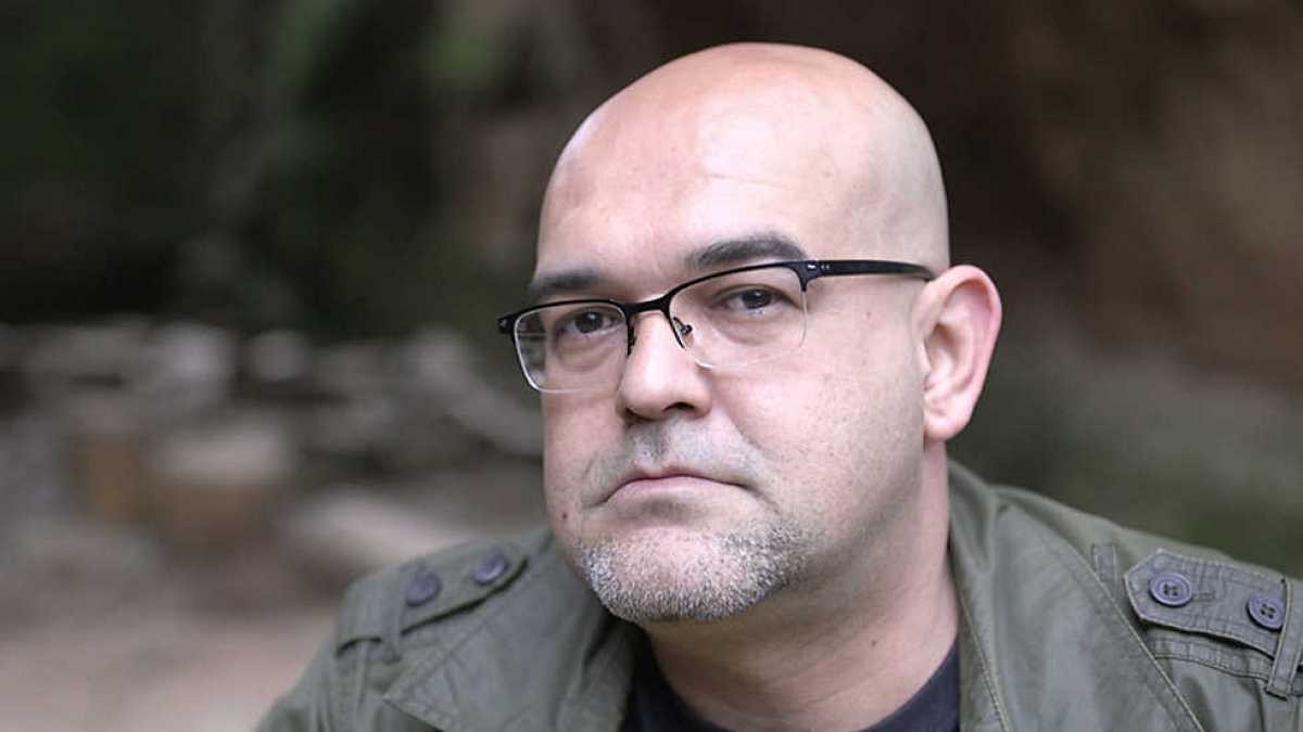 Alexis Ravelo Los milagros prohibidos