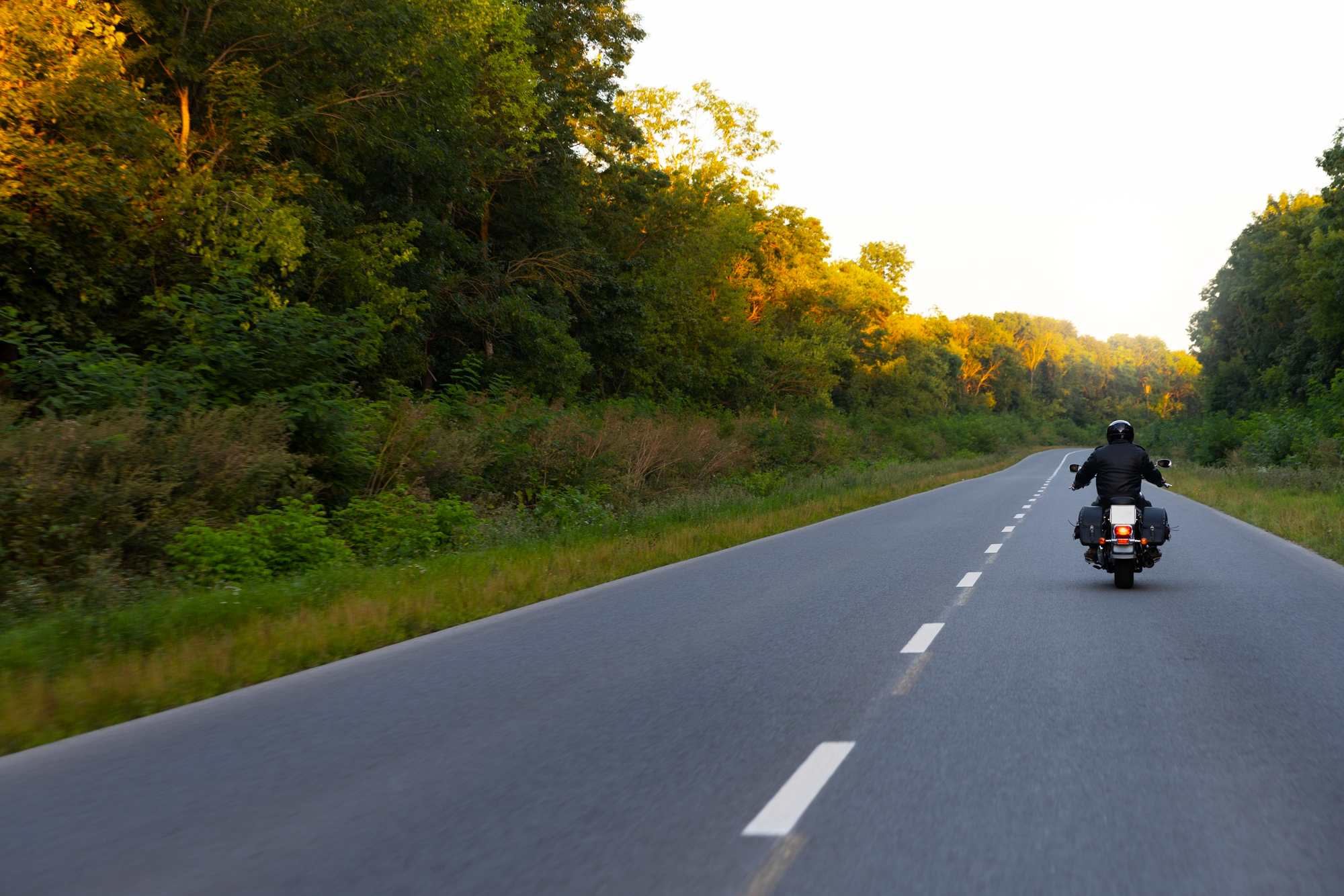 La primavera y las rutas en moto por el Pirineo Aragonés en España